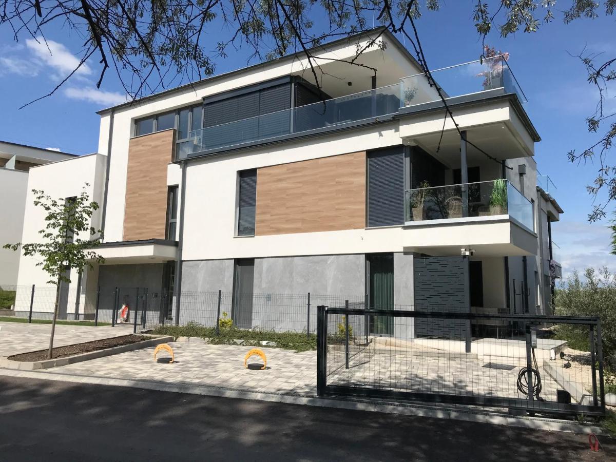 Olive Apartman Alsoors Exterior foto
